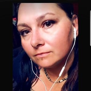 Meet your Posher, Corinne